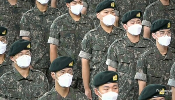 병사 월급 인상으로 간부가 병사보다 적은 급여 받는 '군인 봉급 역전' 현상 벌어져