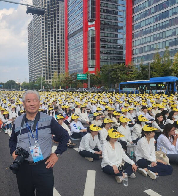 필자는 정명석 목사의 억울함을 호소하는 수많은 교인들을 보면서  현재 이 사건의 진실을 파 헤치고 있다.